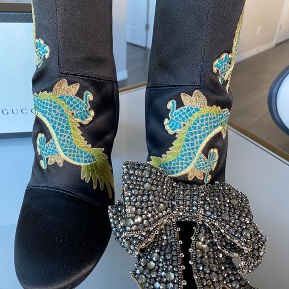Gucci Embroidered Satin Boots with removable crystal bows and heels  sz38 - Picture 4 of 15